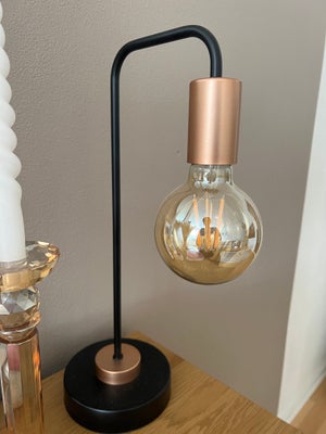 Anden bordlampe, Med pære , som ny . Købt for 2 mdr siden . 