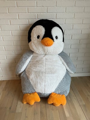 Kæmpe pingvin bamse, Fejler intet. Kommer fra røgfrit hjem.
H: 100 cm, B: 90 cm