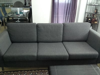 Sofagruppe, Kvalitet, super flot og næsten ny 3+2 person sofa.
Sofa kommer ikke fra røg eller husdyr