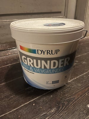 Filt- & Vævgrunder, Dyrup, 4,5 liter, Hvid, Aldrig været åbent. 
Nypris 500 kr. 