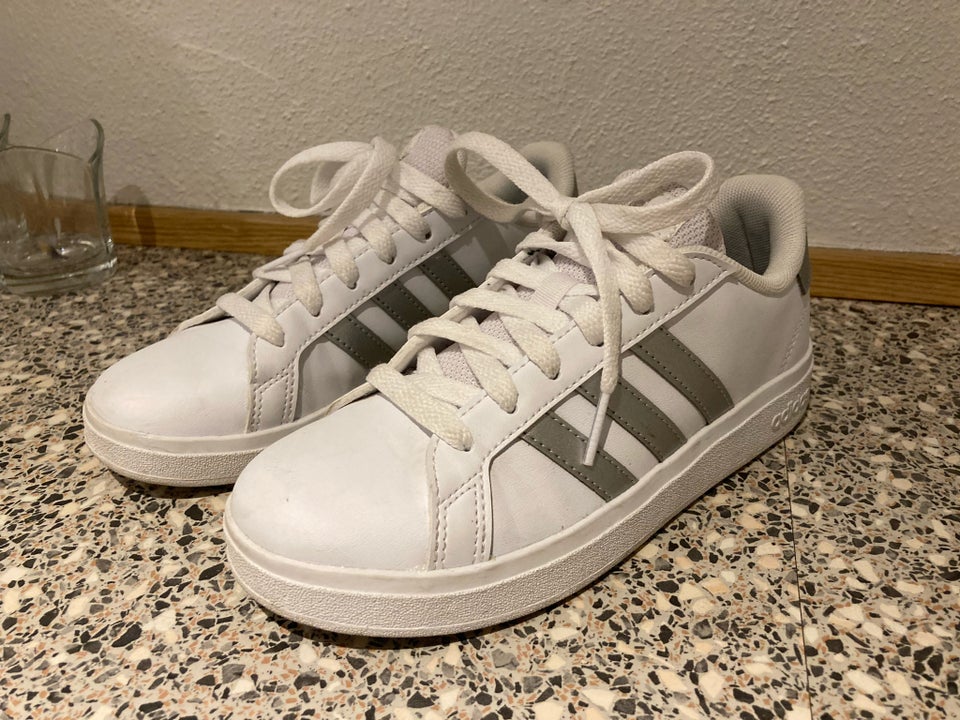 Sneakers, str. 34, Adidas