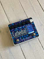 Rumklangspedal, Electro Harmonix Cathedral stereo