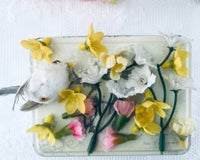 Blandede hobbyartikler, Kunstig blomster + fugl