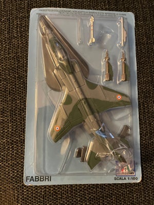 Modelfly, Italeri Sepecat Jaguar, skala 1/100, Fint sæt fra Italeri

Alt er som nyt, aldrig åbnet. 