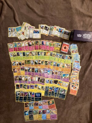 Samlekort, Pokemonkort, 190 Pokemon kort + 1 lukket pakke energikort (samlet lidt over 200 kort). og