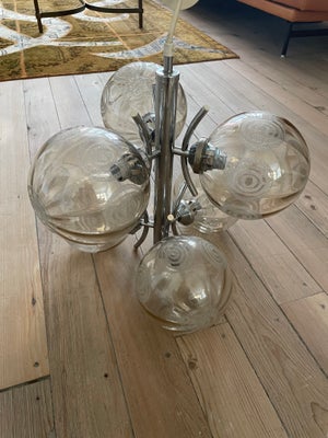 Lysekrone, Richard Essig opalglas lampe fra 60'erne, Den er tysk og fra 1960'erne. Og den er designe