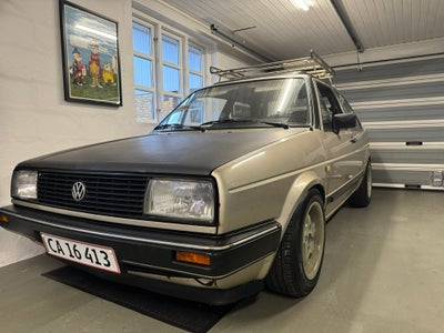 VW Jetta, 1,6 TD, Diesel, 1985, champagnemetal, 4-dørs, 14" alufælge, IKKE 4 Dørs, bemærk coupe
VW J