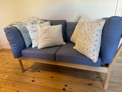 Sofa, træ, 2 pers. , FDB-møbel, 2 personers sofa fra FDB-møbler

Inklusiv 5 puder samt tæppe og sofa