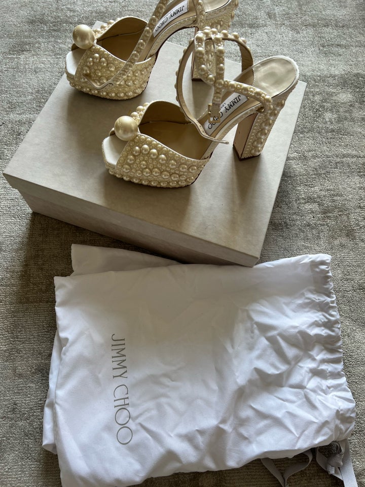 Jimmy Choo Saracria 120