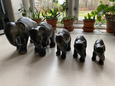 Keramik elefanter, Johgus, Bornholm, Størrelse 1-5 i perfekt stand. Prisen er for alle, men kan evt 