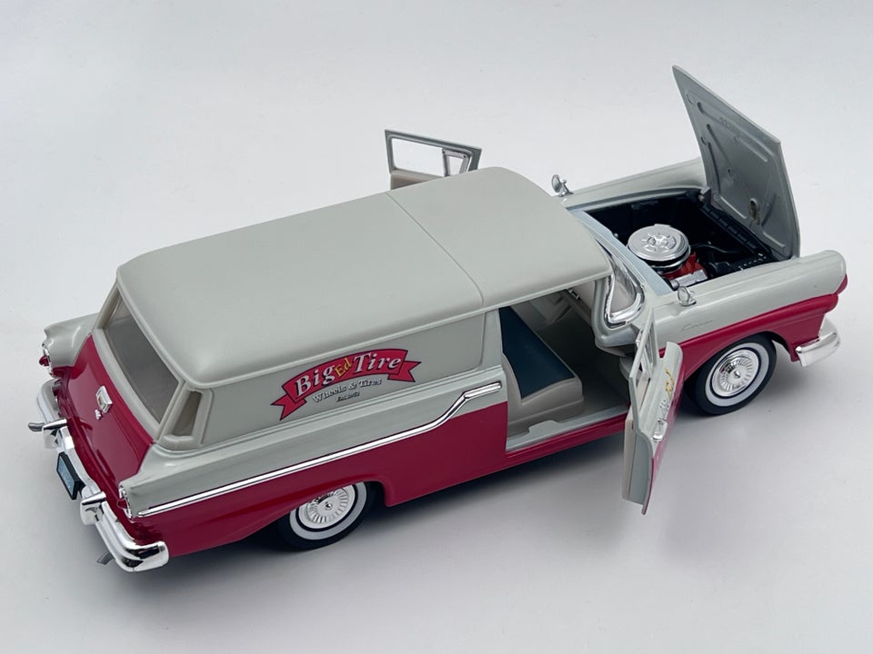 Modelbil, 1957 Ford Courier Sedan Delivery Van, skala 1:18