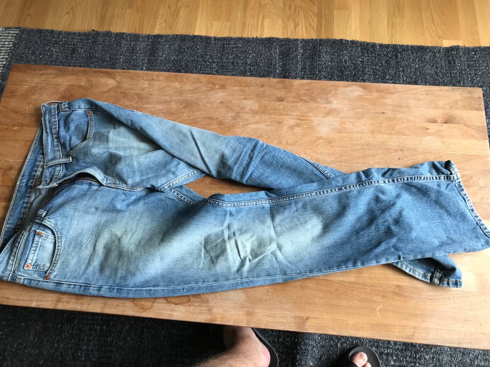 Jeans, Levis, str. 33