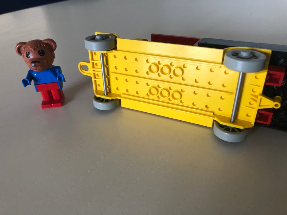 Lego Fabuland, 329-2 Bernard Bear and Pickup Truck