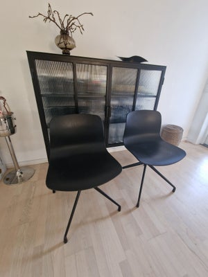 Spisebordsstol, 2 sorte HAY AAC 10 Black Powder Coated spisebordsstole i 100% genbrugsplast.

Stolen