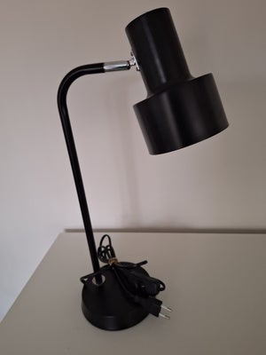 Arbejdslampe, Bordlampe, klassisk design. Højde 48 cm.
Kan sendes. 