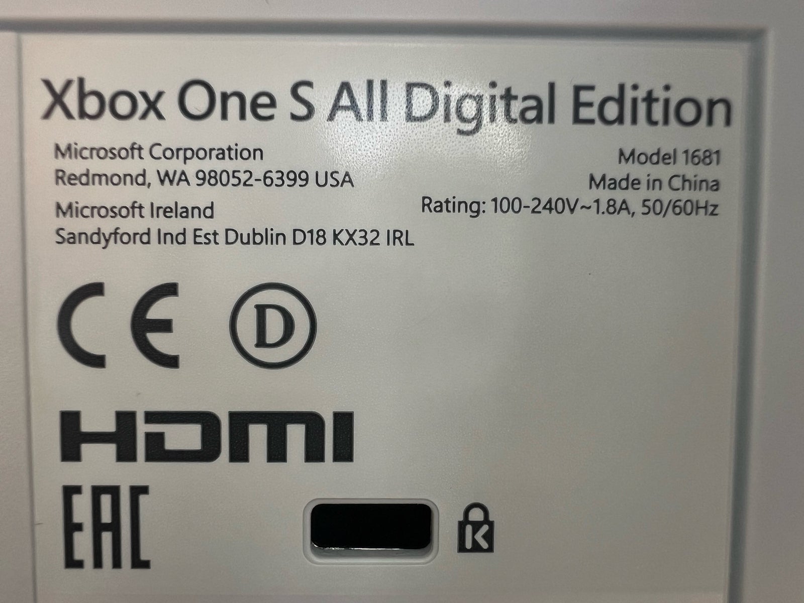 Xbox One S, Xbox One S Digital Edition, God