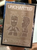 Nathan Drake figur, Titan Vinyl figur