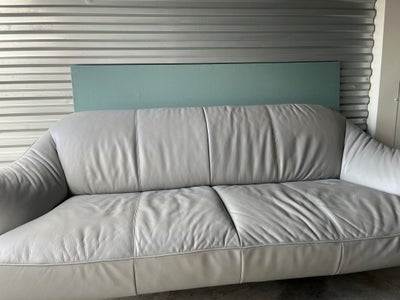 Sofa, læder, 3 pers. , Natuzzi, Super lækker og praktisk sofa i et stilrent og klassisk look. 
Pris 