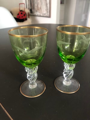Glas, Lyngby måge glas, Måge glas, Jeg sælger:
13 x grønne hvidvinsglas med fod mål 12x6 cm kr. 1000