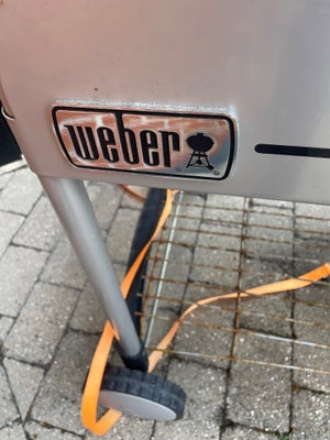 Kuglegrill, Weber, Kan hentes i Hvidovre midt
Er rigtig god stand 
57cm 