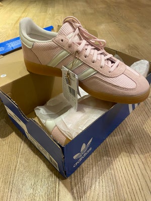 Sneakers, str. 41,5, Adidas,  Lyserød,  Ubrugt, Helt nye - str. 41 1/3