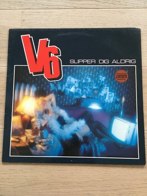 LP, V6, Slipper Dig Aldrig, Rock, Vinyl  :  NM
Cover:  Vg +
God dansk plade