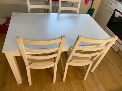Køkkenbord, Træ, IKEA, b: 80 l: 130, Kun BORD,
Meget flot hvid bord fra Ikea for 4 personer og sagte