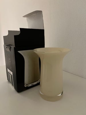 Vase, Lin Utzon, Rosendahl, Står som ny. Lin Utzon Filigran 15 cm. vase i glas i creme / lys. 