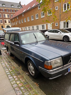 Volvo 240, 2,3 GL stc., Benzin, 1993, km 340000, blå, 5-dørs, st. car., Bilen kan ses i Lyngby. Sælg
