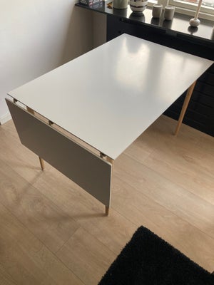 Spisebord, b: 121 l: 80, Hvidt pænt spisebord, tillægsplade 40 cm