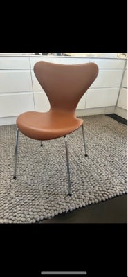 Arne Jacobsen, stol, 7’er, 7’er stol i cognac læder. Fremstår pænt og med hård ryg. Har været brugt 