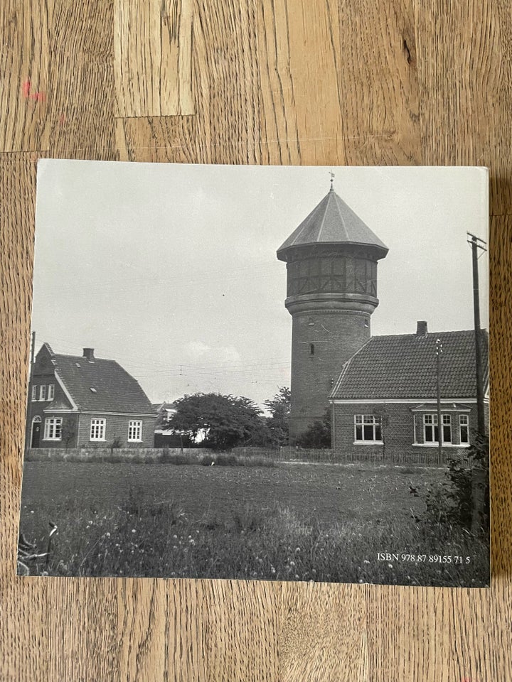 El og vand i Ringkøbing gennem 100 år, Jon Høgh, emne: