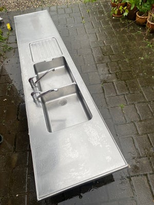 Bordplade, Rustfri stål bordplade med to håndvaske. Måler 62 x 300 cm. 