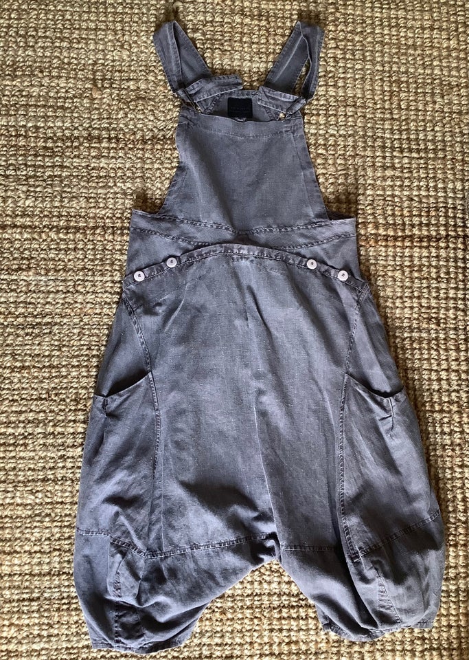 Overalls, Lurdes Bergada, str. 30