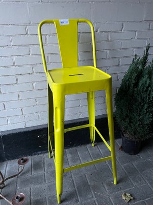 Højstol, Tri, Sælger denne metal barstol / højstol med høj ryg.
Retro gul og robust
Kan fragtes til 