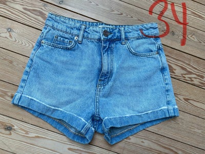 Shorts, Perfect jeans, str. 34,  Blå,  Denim,  Næsten som ny, Cowboyshorts Perfect jeans str 34 
Rig