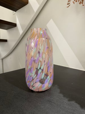Vase, Vase, Anna Von Lipa, Anna Von Lipa confetti, flamingo

Fin vase, som ny
