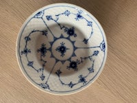Porcelæn, Tallerkner, Musselmalet B&G