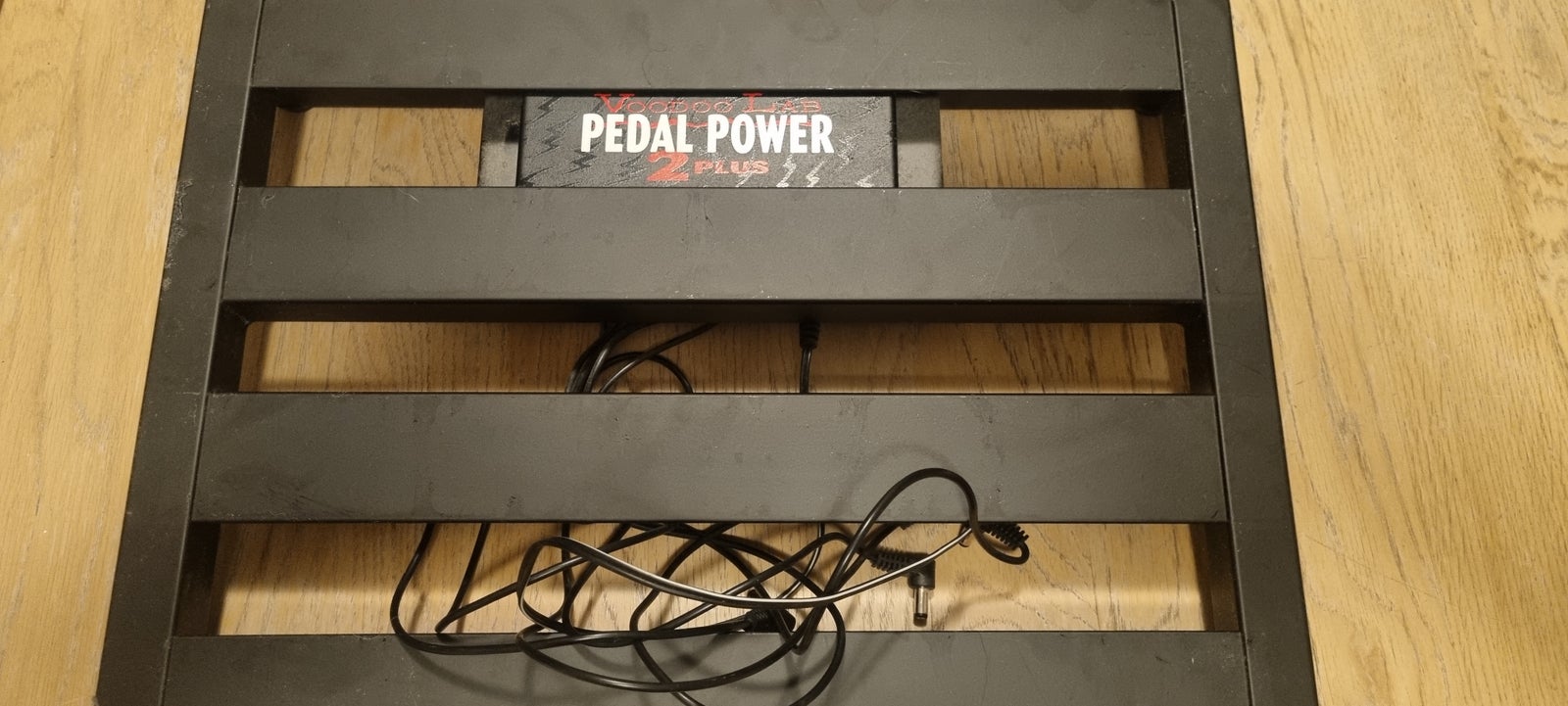 Pedaltrain Jr inklusiv voodoo lab pedal power 2 p