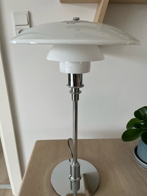Arkitektlampe, Louis Poulsen PH, Flot PH 3/2 i perfekt stand sælges . 
Højde 48
Diameter 29 
KØBT fo