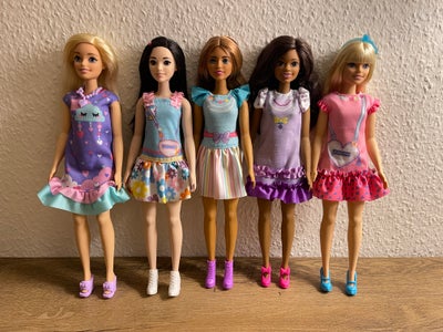 Bratz, My First Barbie, My First Barbie dukke samling sælges. Der er 5 dukker: Teresa, Brooklyn, Ren