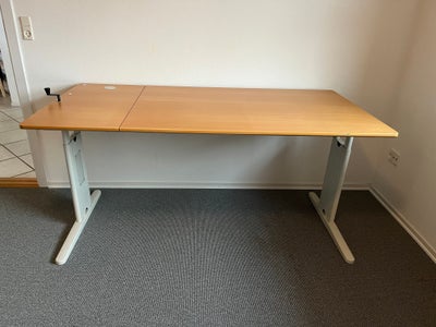 Skrive-/computerbord, b: 159 d: 80 h: 63, Skrivebord med manuel hæve/sænke funktion sælges da det fu