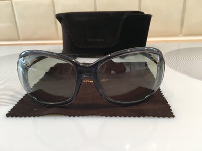 Solbriller dame, Tom Ford, Fede mørkegrå solbriller fra Tom Ford modellen hedder Jennifer. Gode men 