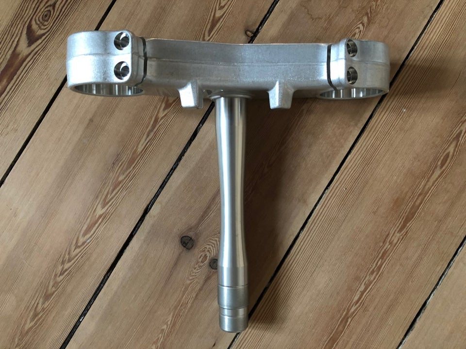 Yamaha R1 – Steering Under Bracket, Original Yamaha Parts