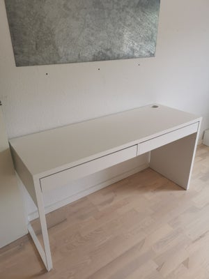 Skrivebord, Ikea Micke, b: 145 d: 50 h: 75, Står som nye

Sælges pga flytning