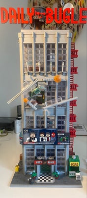Lego Exclusives, 76178, Sættet er bygget med ingen dele der mangler. Sættet har 24 minifigurer - da 