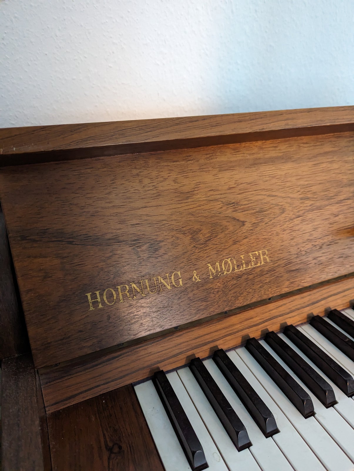 Pianette, Hornung & Møller