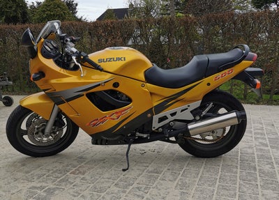 Suzuki, Gsx 600F, 600 ccm, 63 hk, 1997, 16204 km, Guld metal, m.afgift, Rigtig god stamd
Står som or