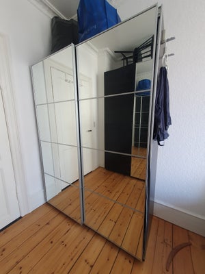 Garderobeskab, IKEA PAX, b: 150 d: 60 h: 200, To sorte pax-skabe til salg, begge er 150 cm brede og 