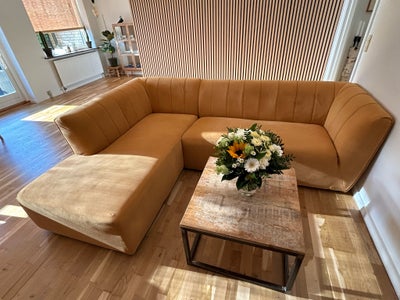 Chaiselong, fløjl, Lækker Alviano sofa med chaiselong i gul fløjl. Stilfuld, pæn og velholdt. Købt i
